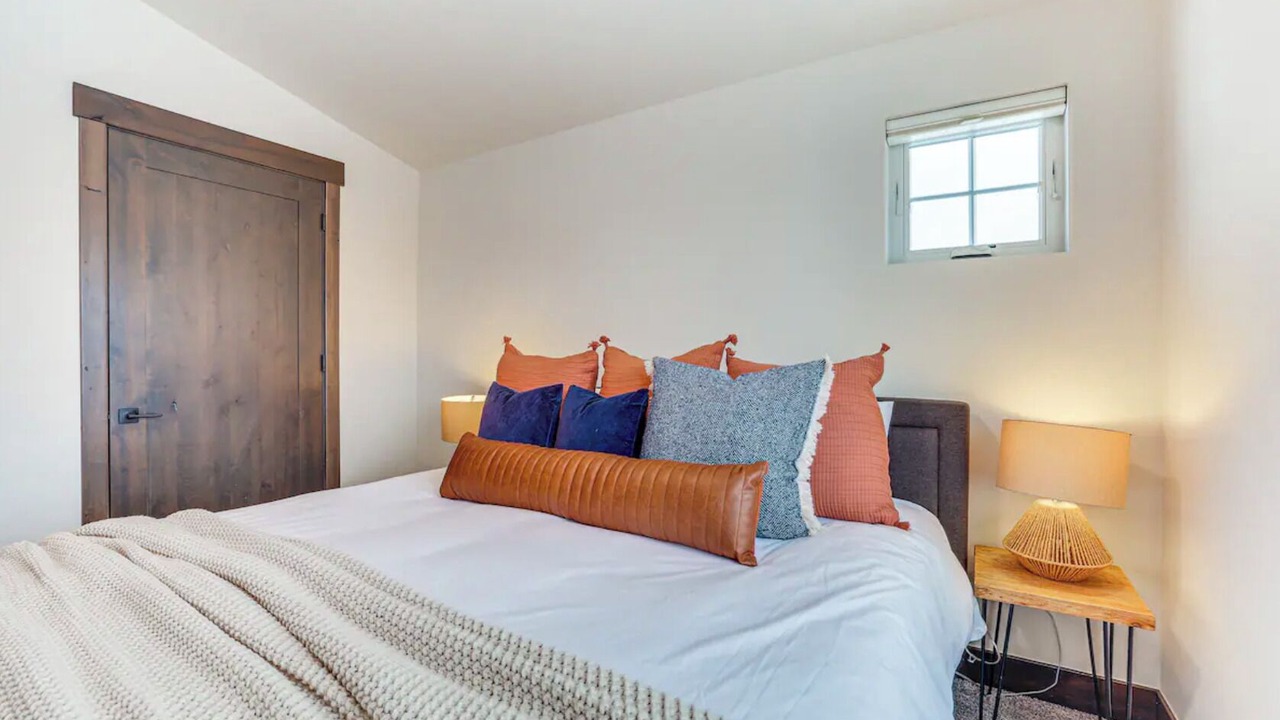 Photo of Bedroom in Three Peaks