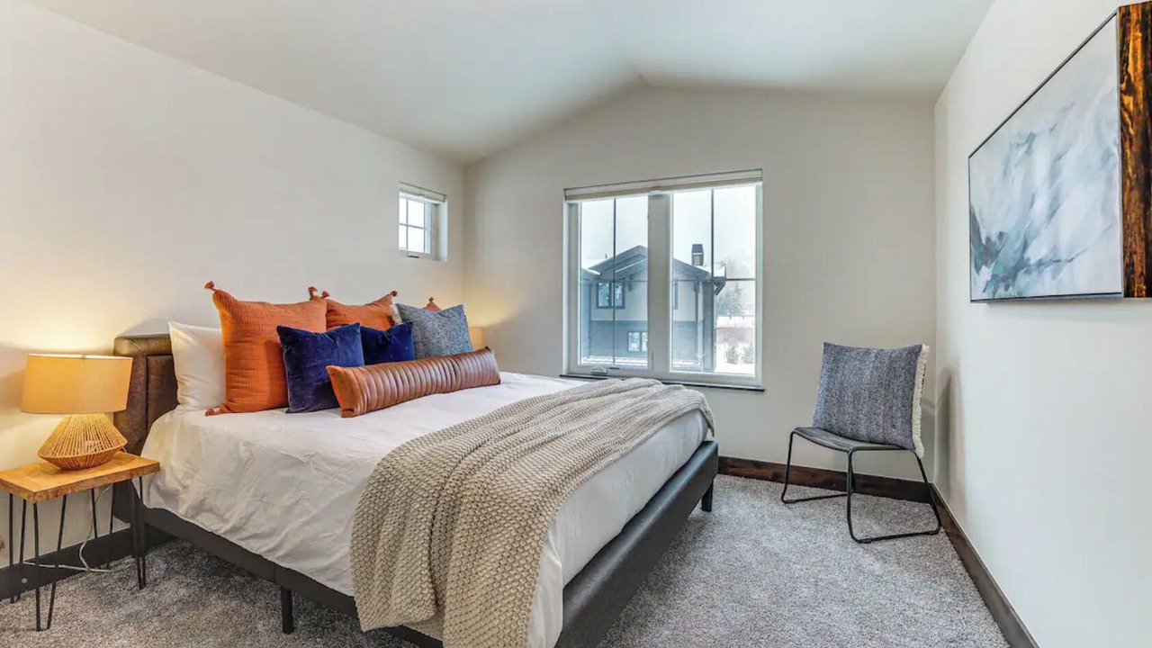 Photo of Bedroom in Three Peaks