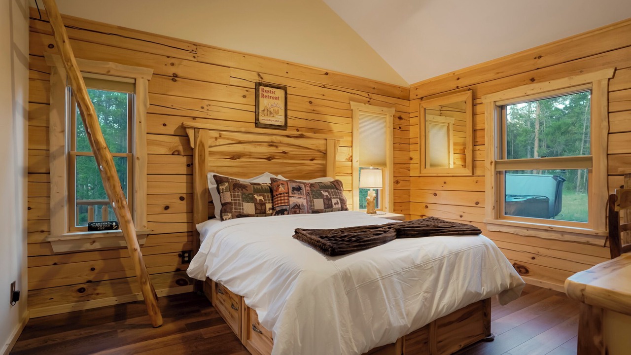 Photo of Bedroom in Black Hawk