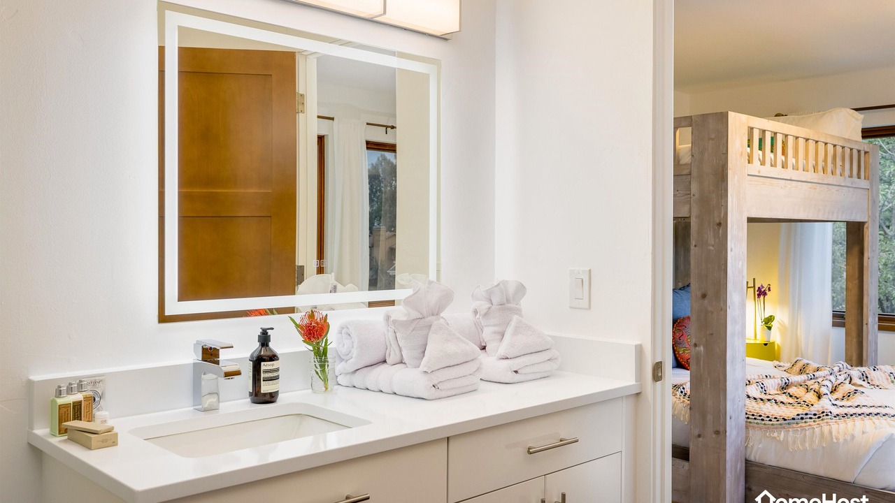 Photo of Bathroom in Wonderland Lake