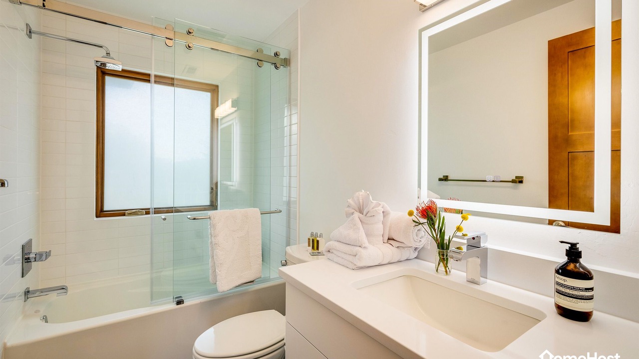 Photo of Bathroom in Wonderland Lake
