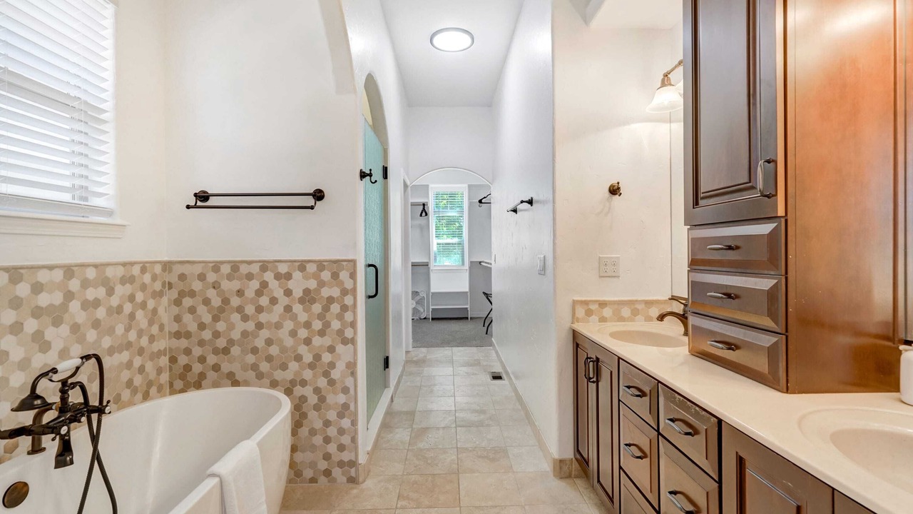 Photo of Bathroom in Monument
