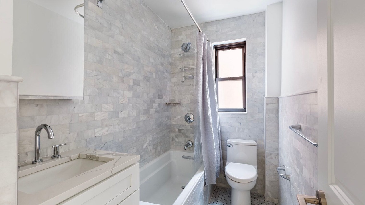 Photo of Bathroom in Turtle Bay