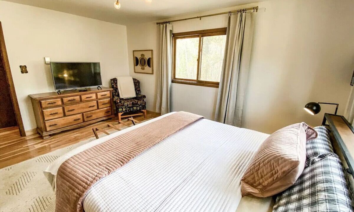 Photo of Bedroom in Alma