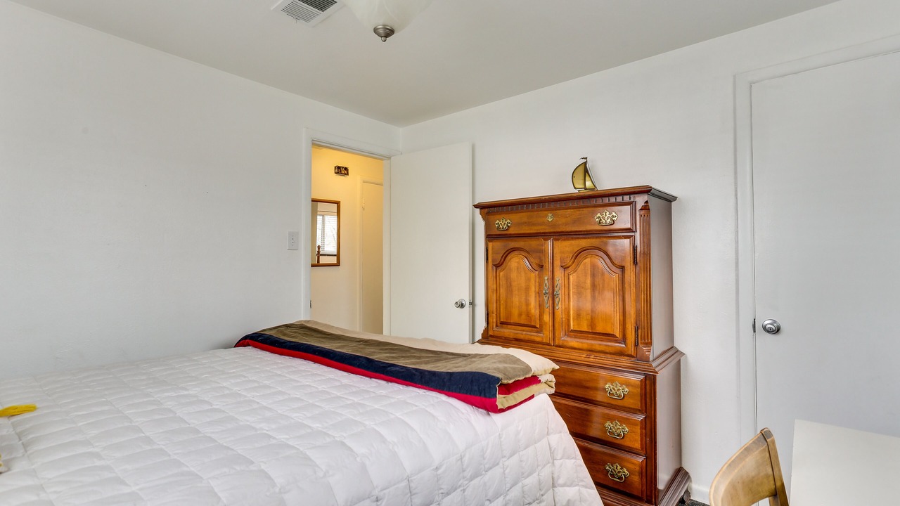 Photo of Bedroom in Rosedale