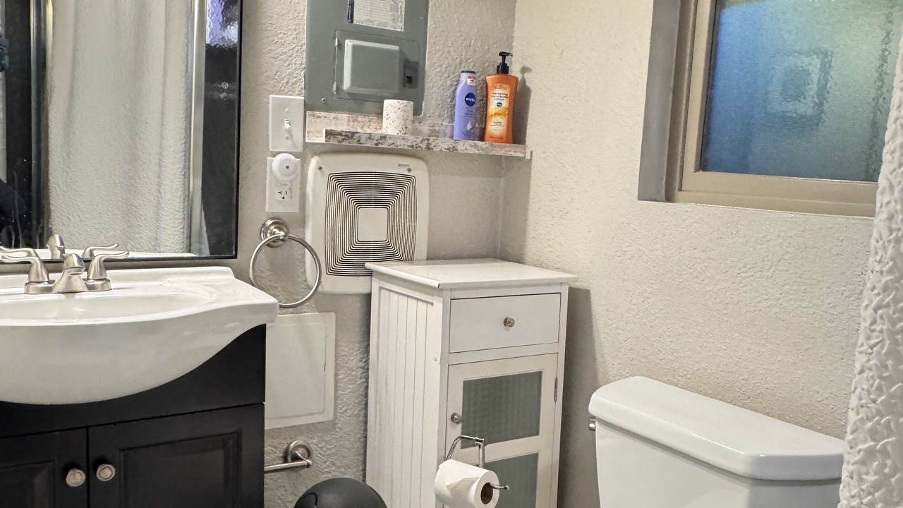 Photo of Bathroom in North Alameda