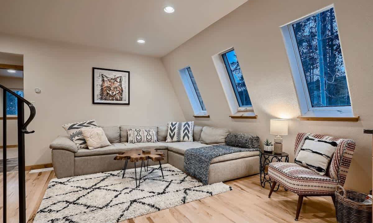 Photo of Livingroom in Shadow Mountain