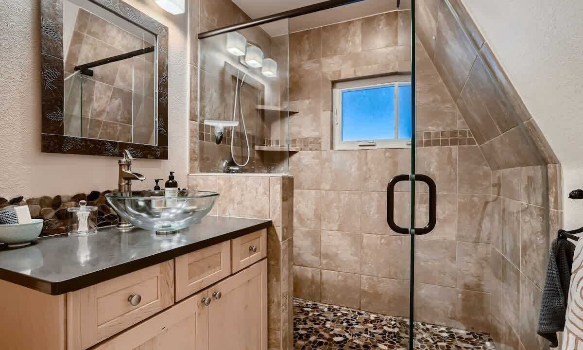 Photo of Bathroom in Shadow Mountain