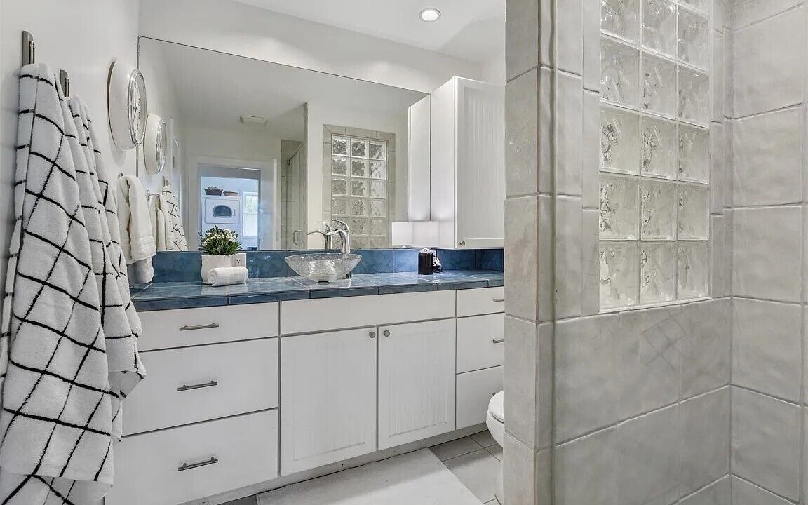 Photo of Bathroom in Willow Grove