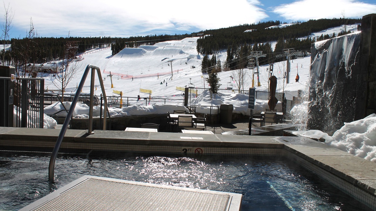 Photo of Outdoor in Peak 8