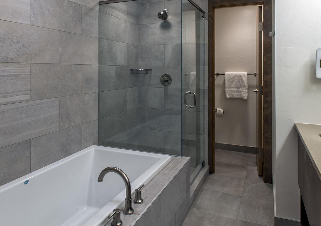 Photo of Bathroom in Peak 8