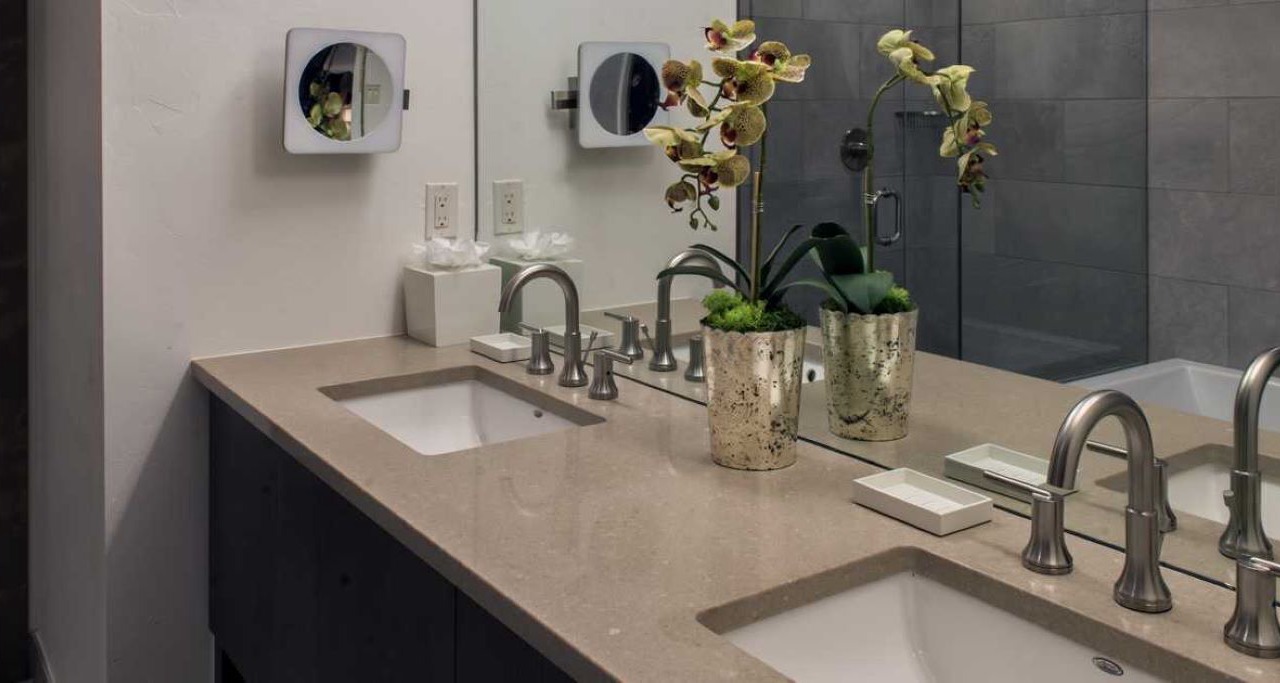 Photo of Bathroom in Peak 8