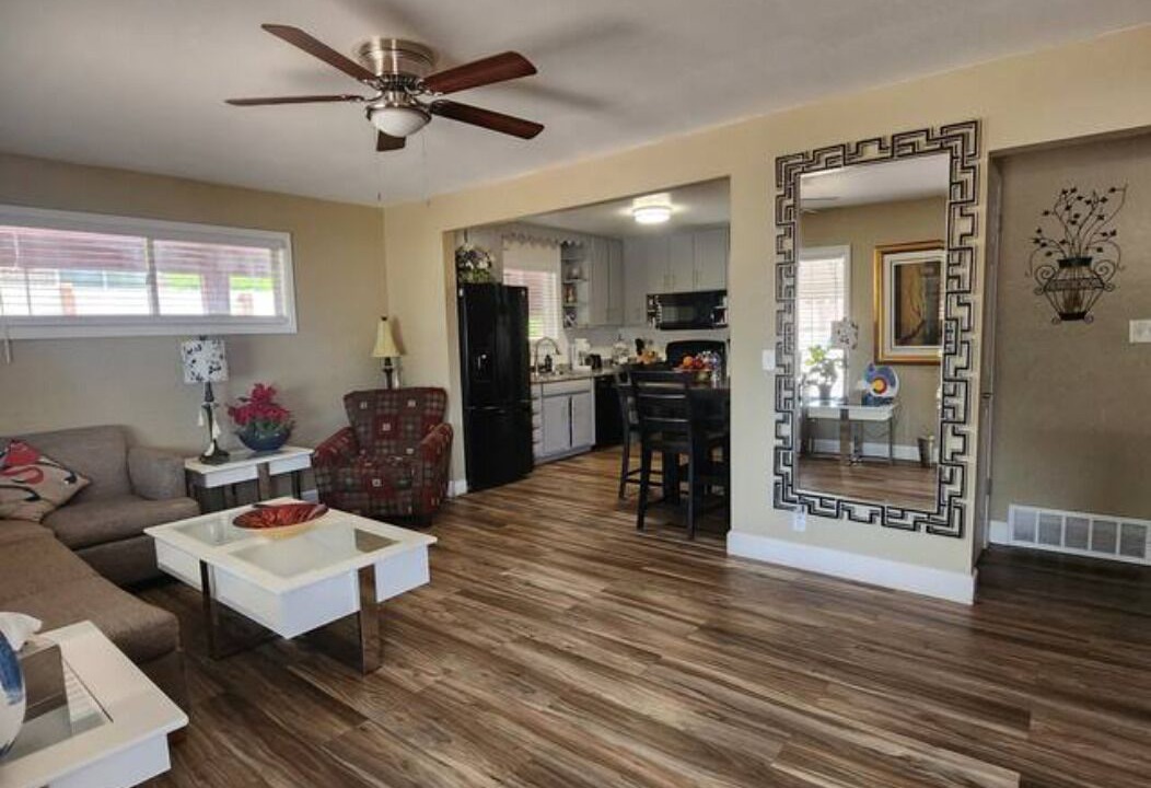 Photo of Livingroom in Twin Lakes
