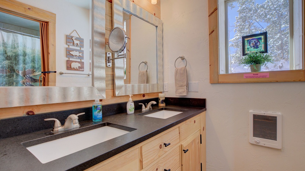 Photo of Bathroom in Indian Mountain