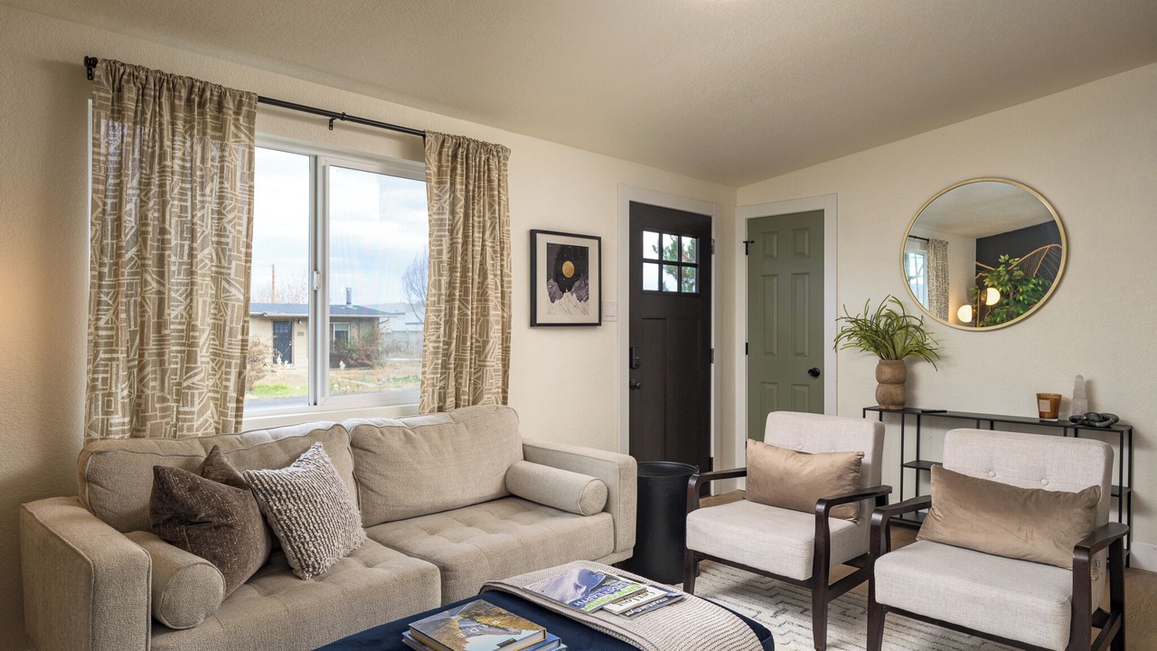 Photo of Livingroom in Berkley