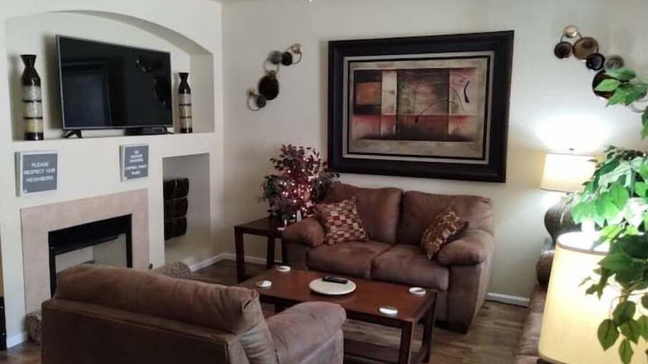 Photo of Livingroom in North Central Westminster