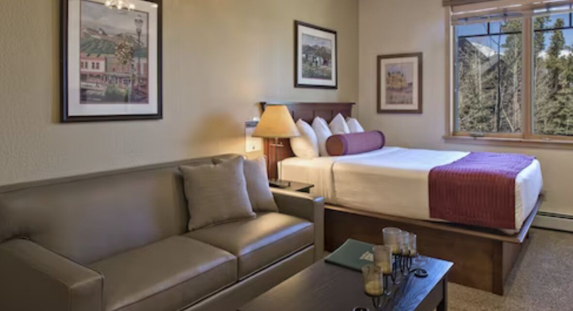 Photo of Bedroom in Peak 9