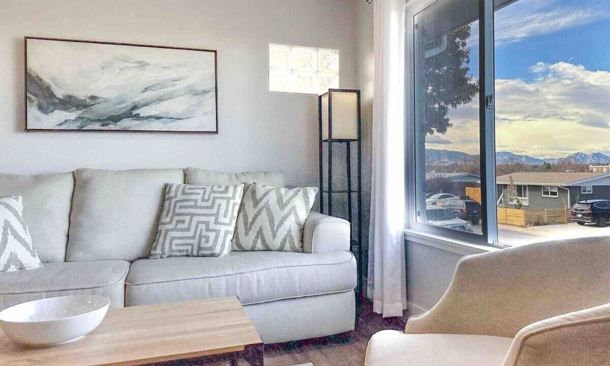 Photo of Livingroom in Arvada Plaza Area