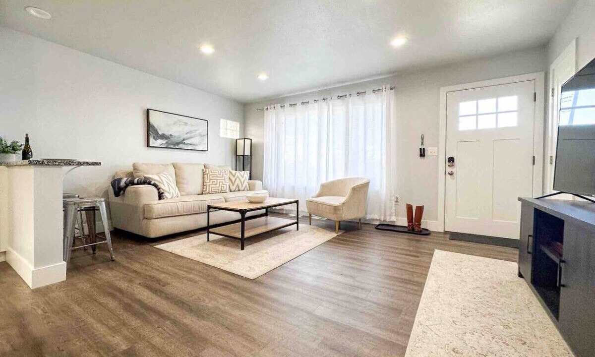 Photo of Livingroom in Arvada Plaza Area