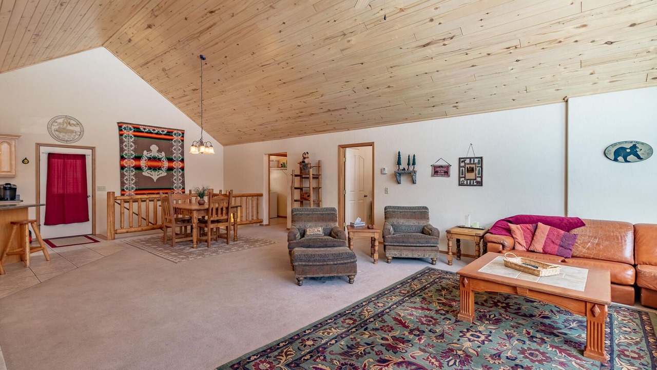 Photo of Livingroom in Twin Creek Village