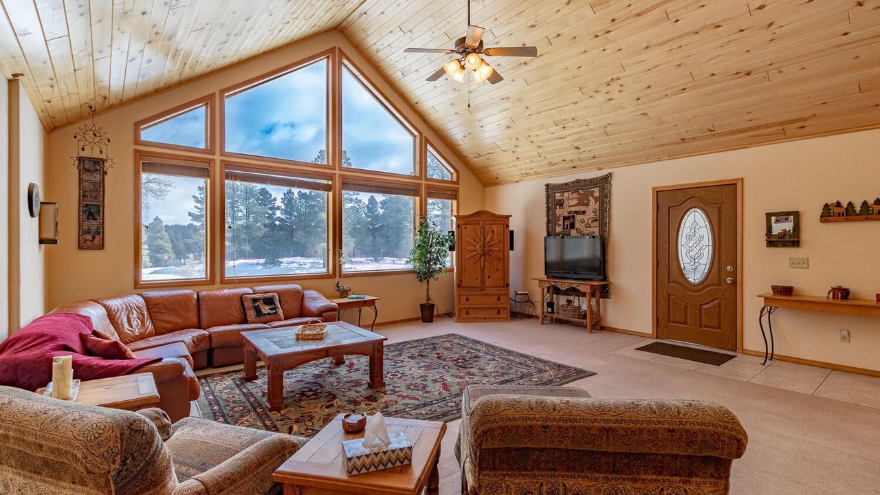 Photo of Livingroom in Twin Creek Village