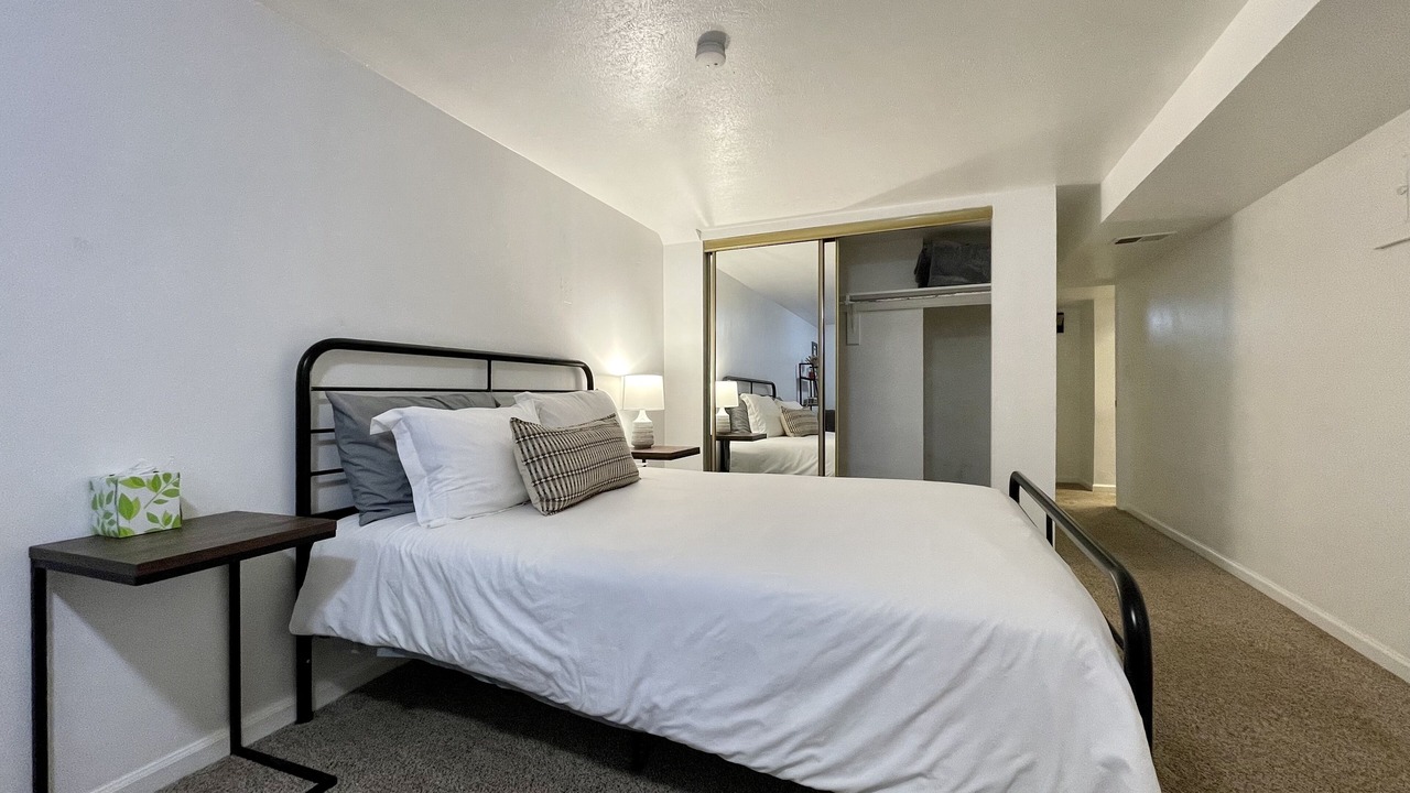 Photo of Bedroom in Edgewater
