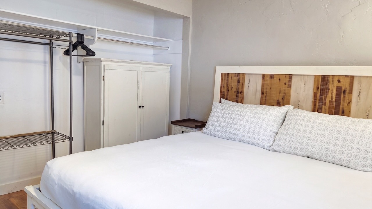 Photo of Bedroom in Manitou Springs Historic District