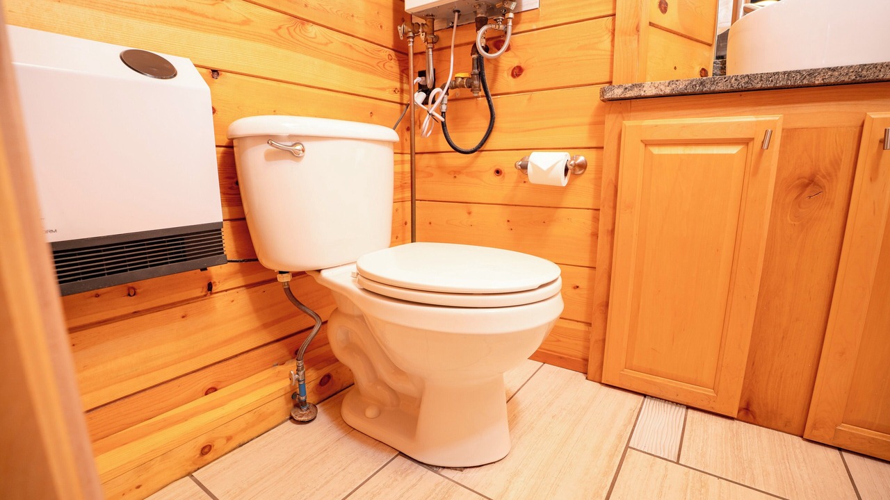 Photo of Bathroom in Lyons