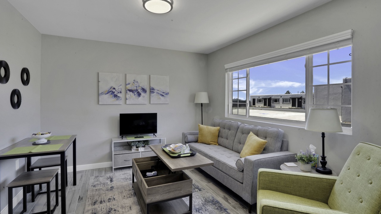 Photo of Livingroom in Aztec