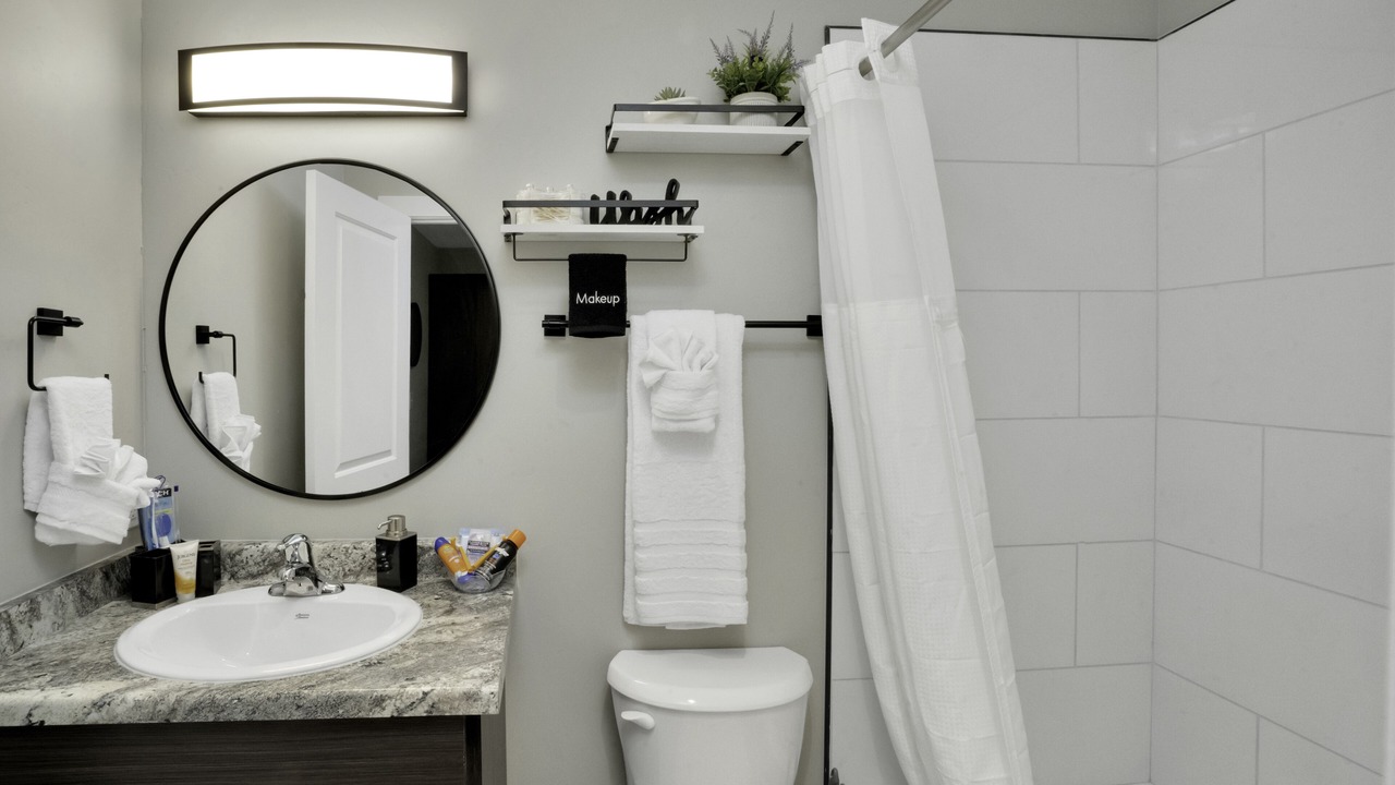 Photo of Bathroom in Aztec