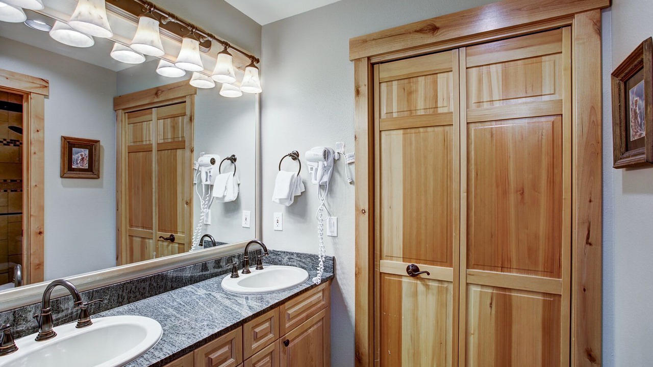 Photo of Bathroom in Warrior's Mark