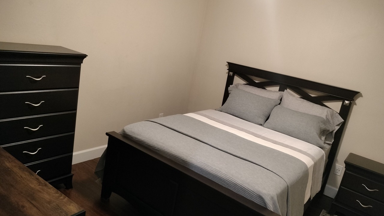 Photo of Bedroom in Edgewater