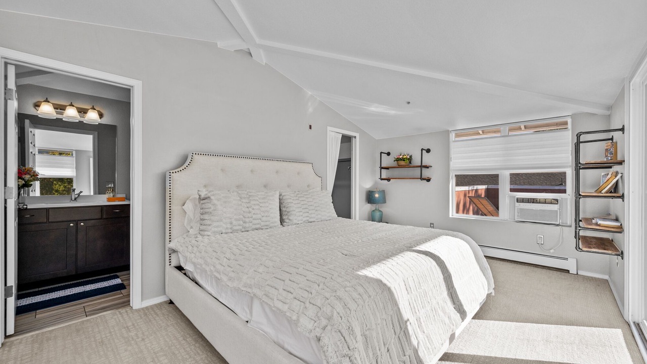 Photo of Bedroom in Glenwood Grove - North Iris