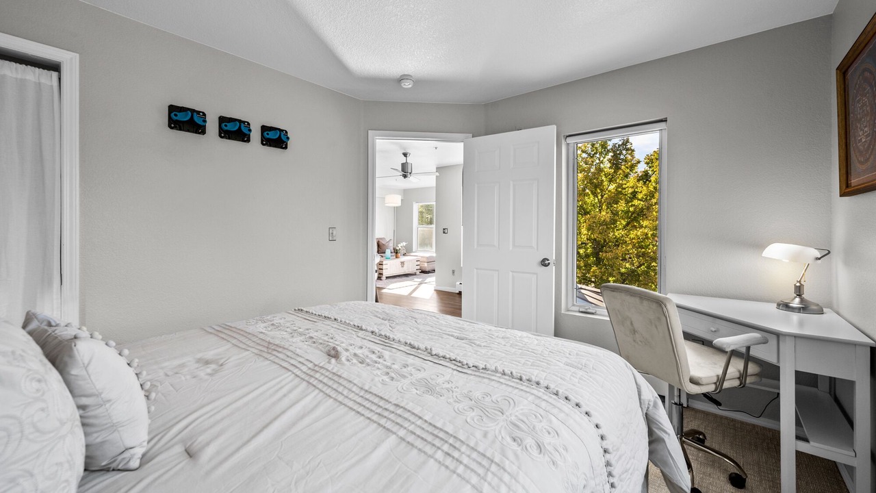 Photo of Bedroom in Glenwood Grove - North Iris