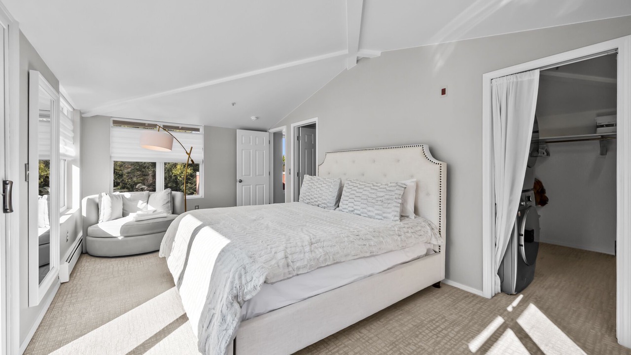 Photo of Bedroom in Glenwood Grove - North Iris