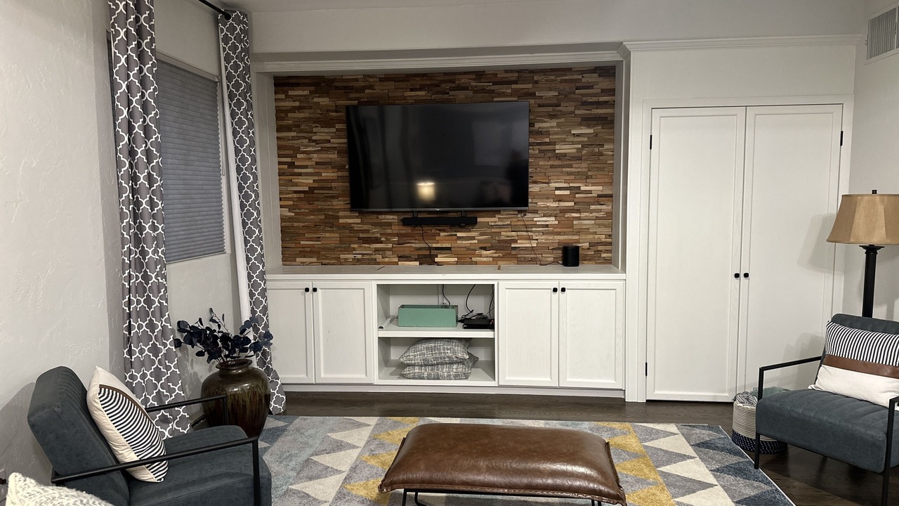 Photo of Livingroom in Edwards