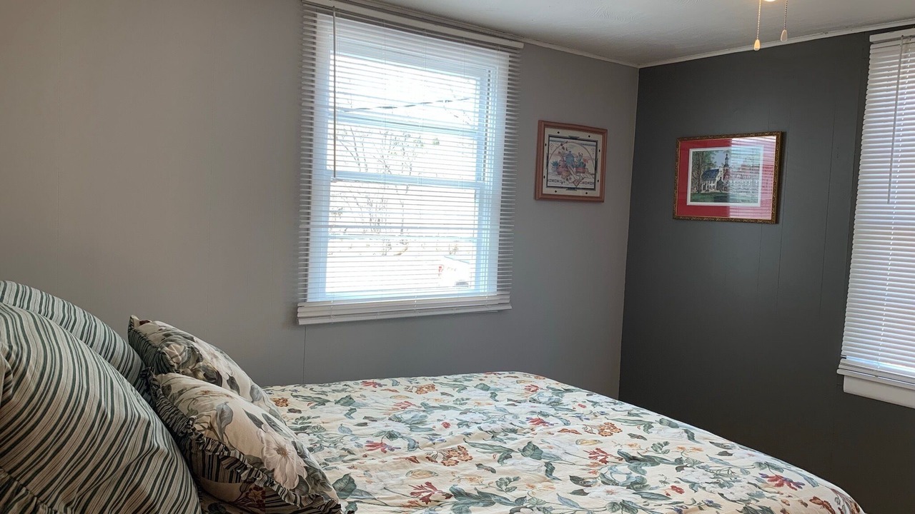 Photo of Bedroom in Skyway