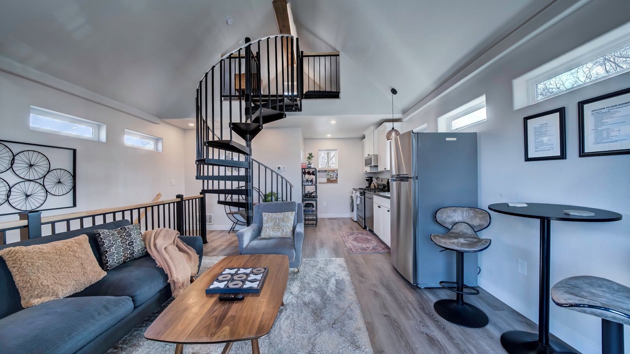 Photo of Livingroom in Central Colorado Springs
