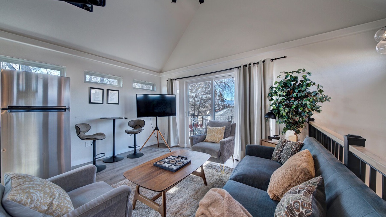 Photo of Livingroom in Central Colorado Springs