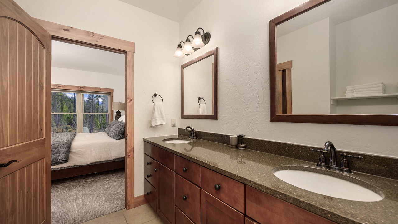 Photo of Bathroom in Rendezvous