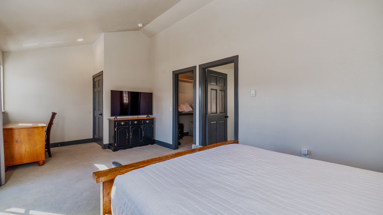 Photo of Bedroom in Alma