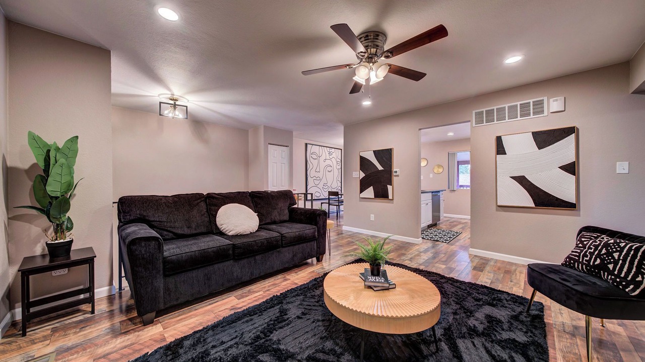 Photo of Livingroom in Southeast Colorado Springs