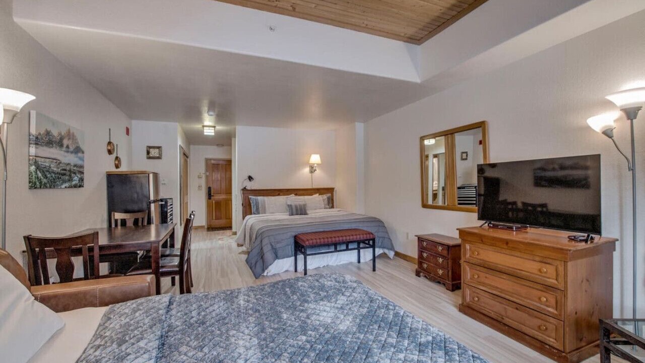 Photo of Bedroom in Mountain House