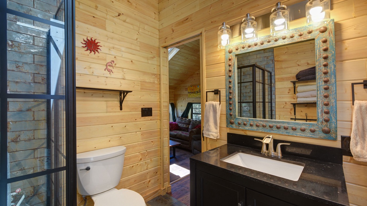 Photo of Bathroom in Eldora