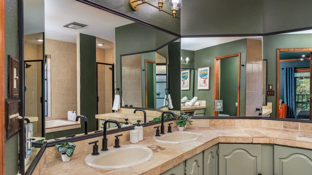 Photo of Bathroom in Scenic Heights