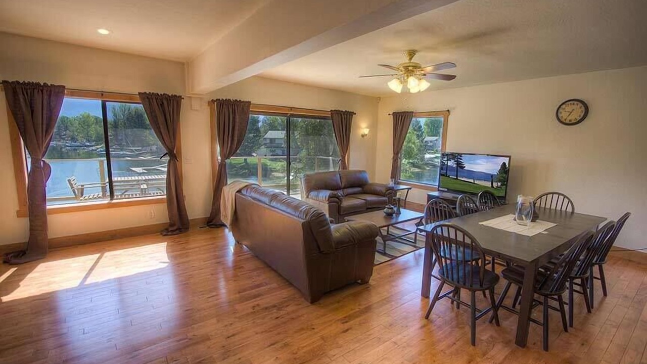 Photo of Livingroom in Tahoe Keys