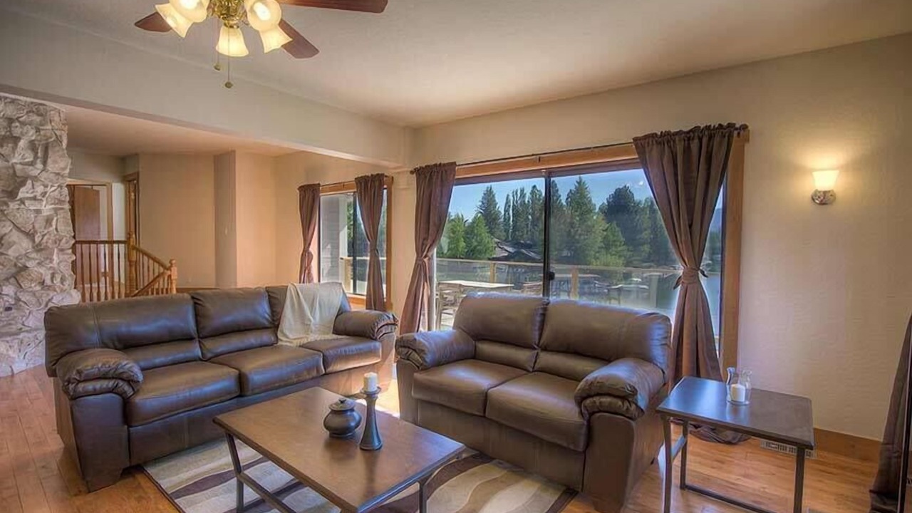 Photo of Livingroom in Tahoe Keys