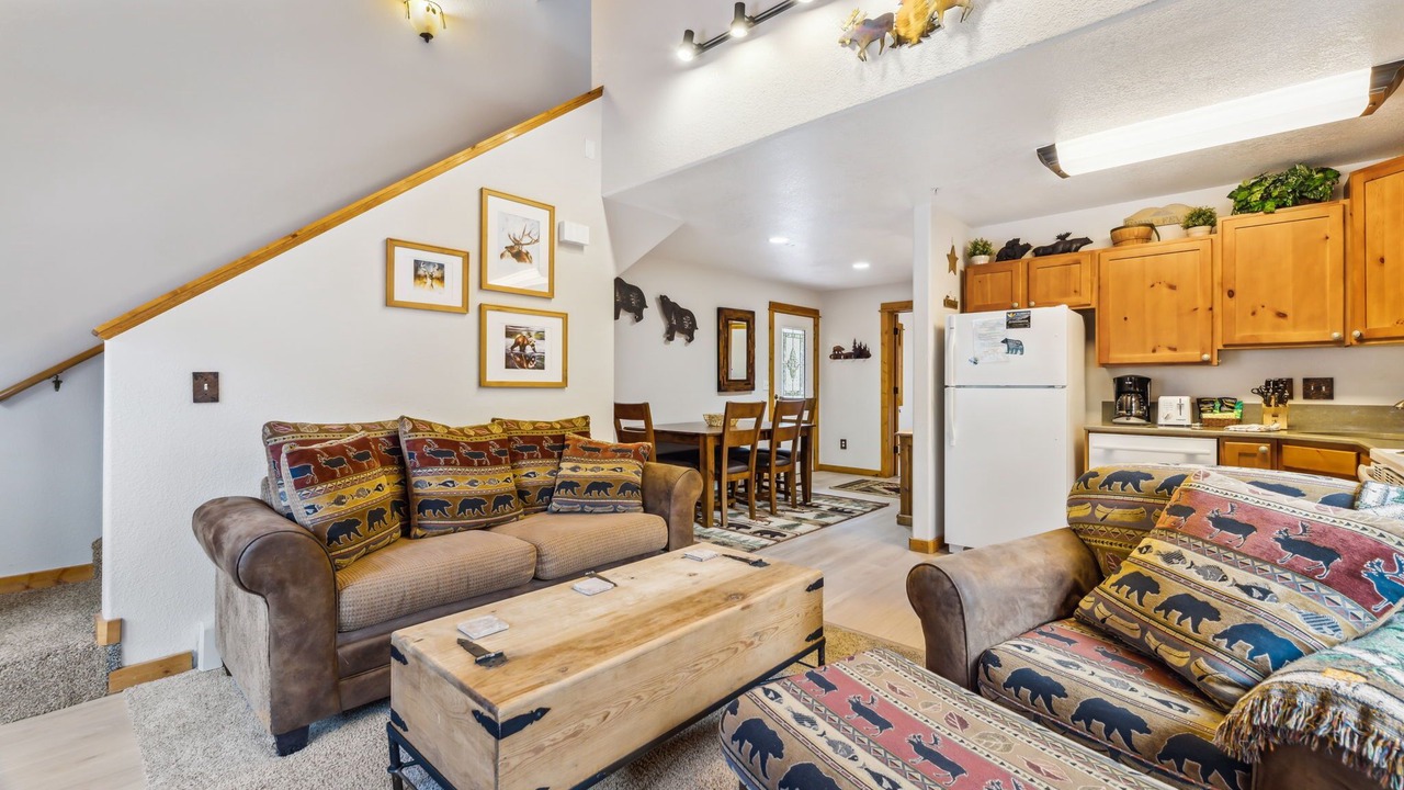 Photo of Livingroom in Fall River Estates