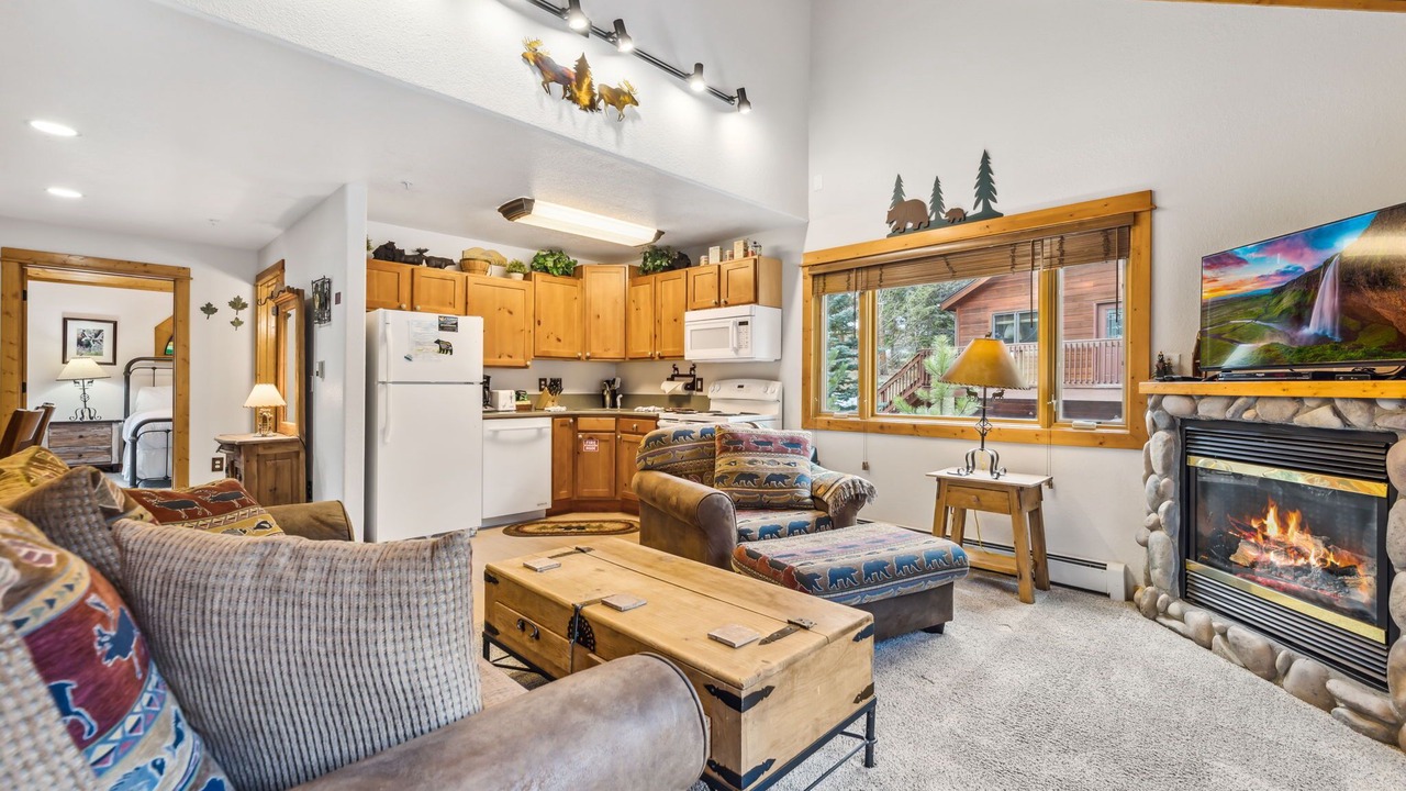 Photo of Livingroom in Fall River Estates