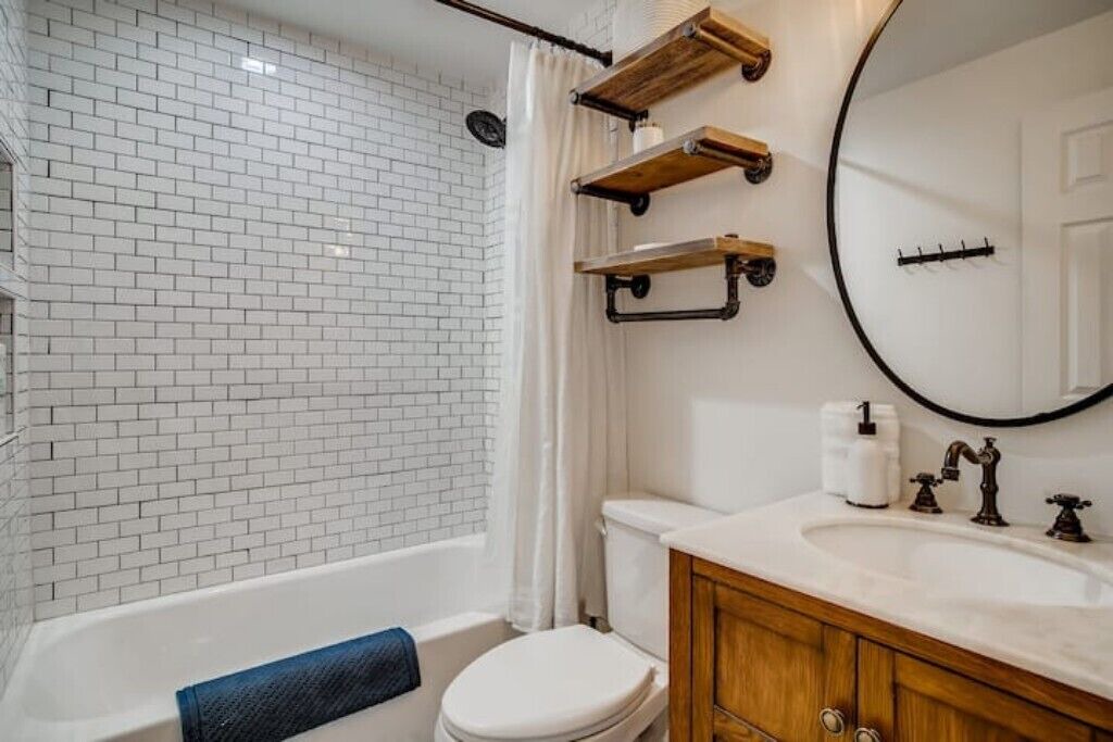 Photo of Bathroom in Arvada Plaza Area
